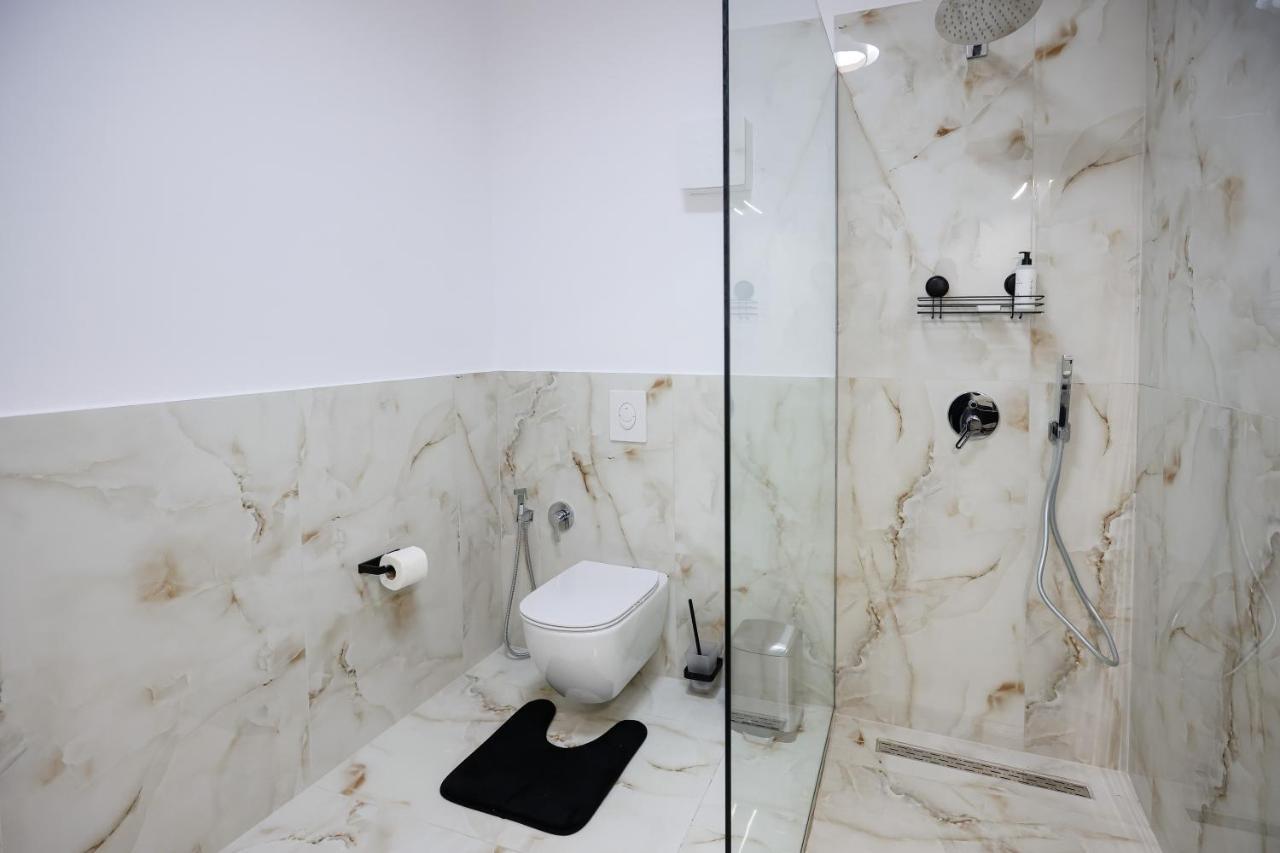 Vila Ferdinand Modern Rooms In Tirana'S Center Номер фото