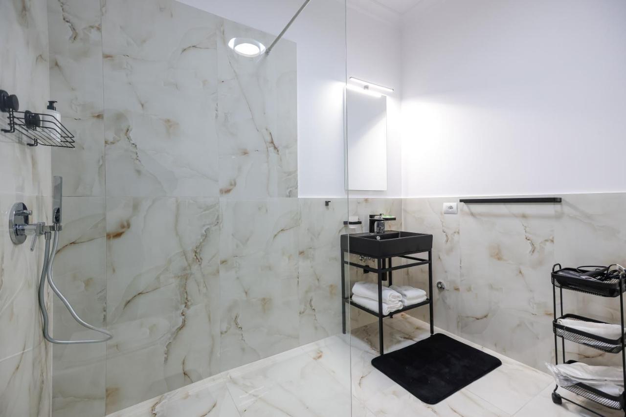 Vila Ferdinand Modern Rooms In Tirana'S Center Номер фото