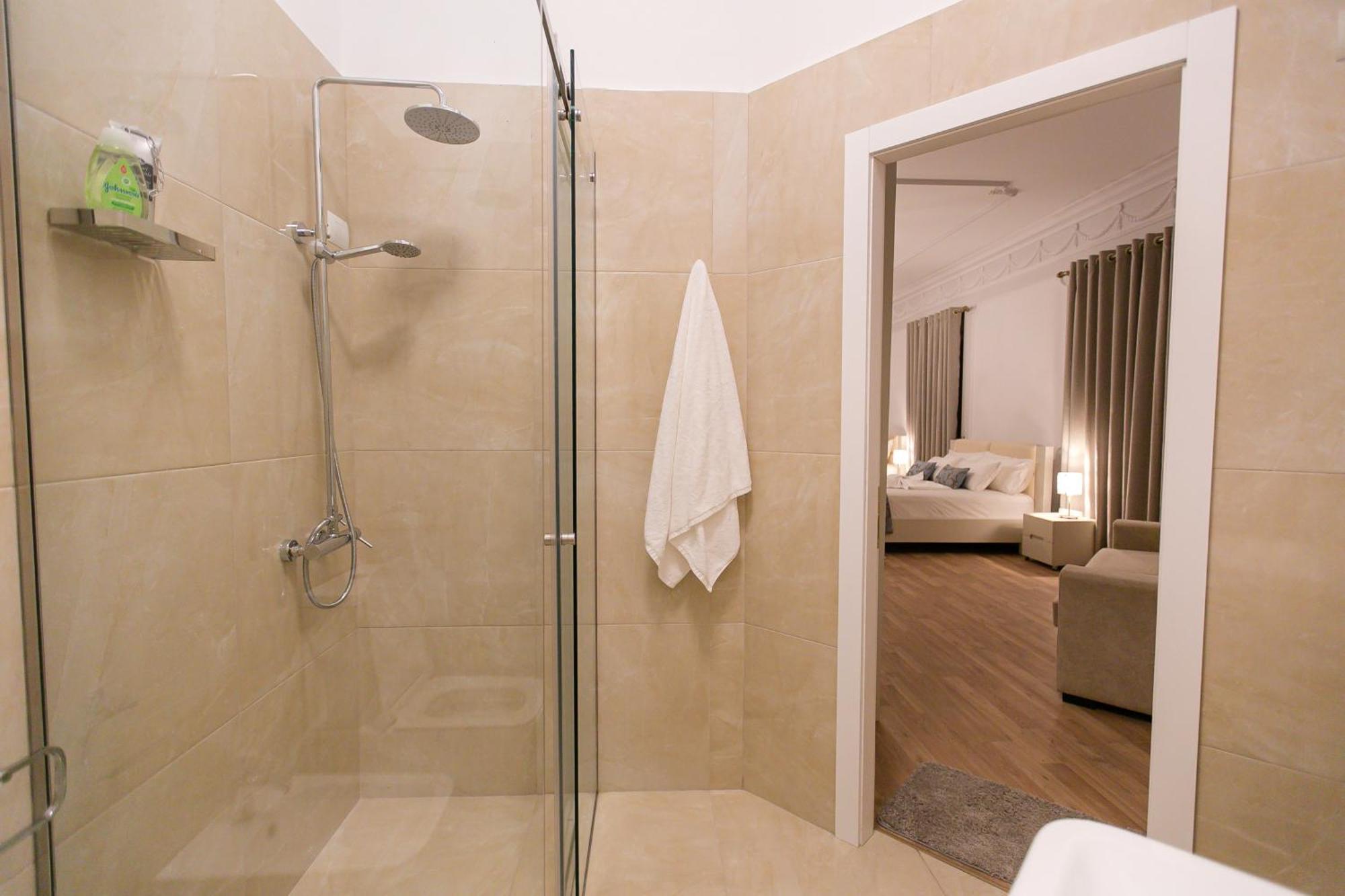 Vila Ferdinand Modern Rooms In Tirana'S Center Номер фото