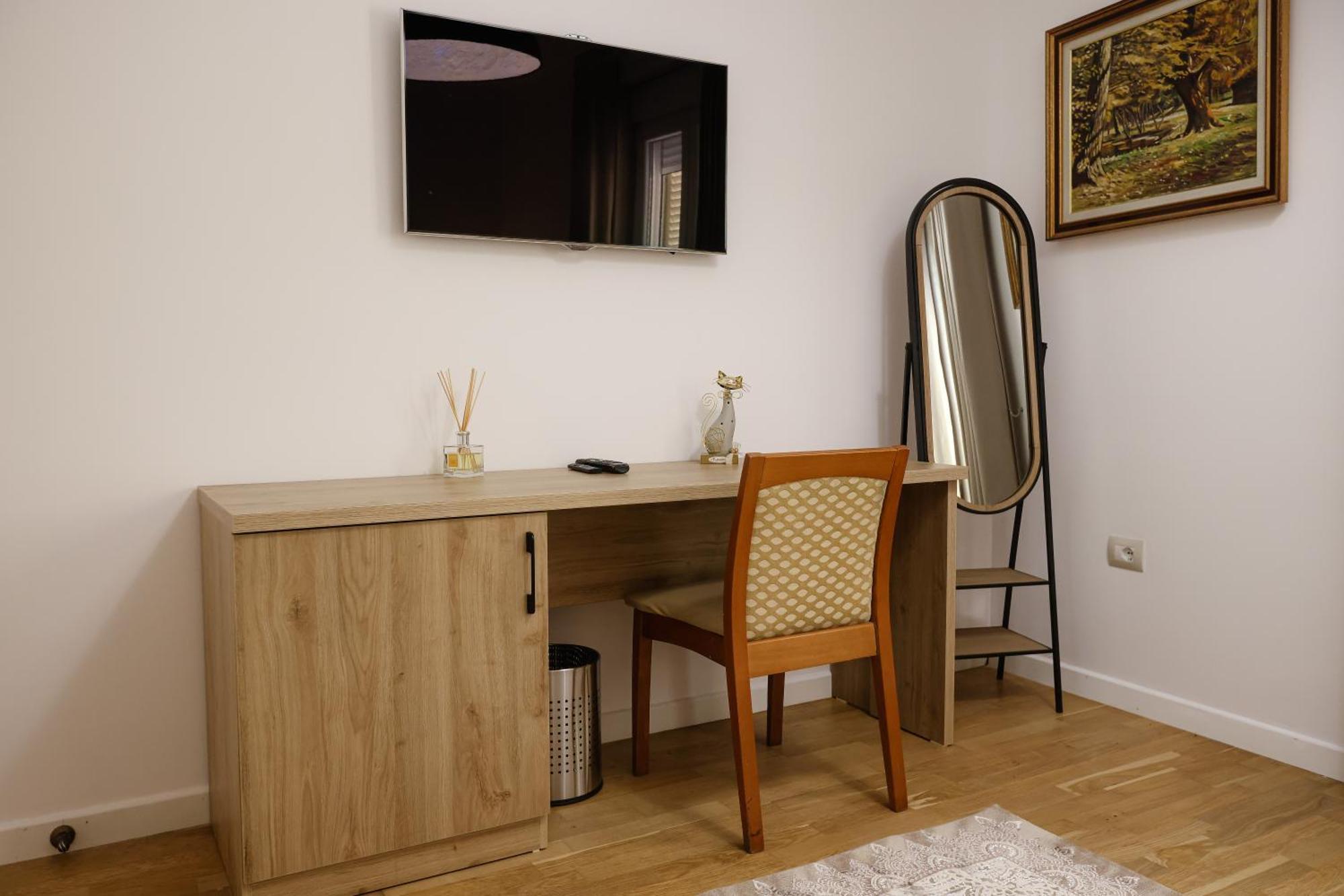 Vila Ferdinand Modern Rooms In Tirana'S Center Номер фото